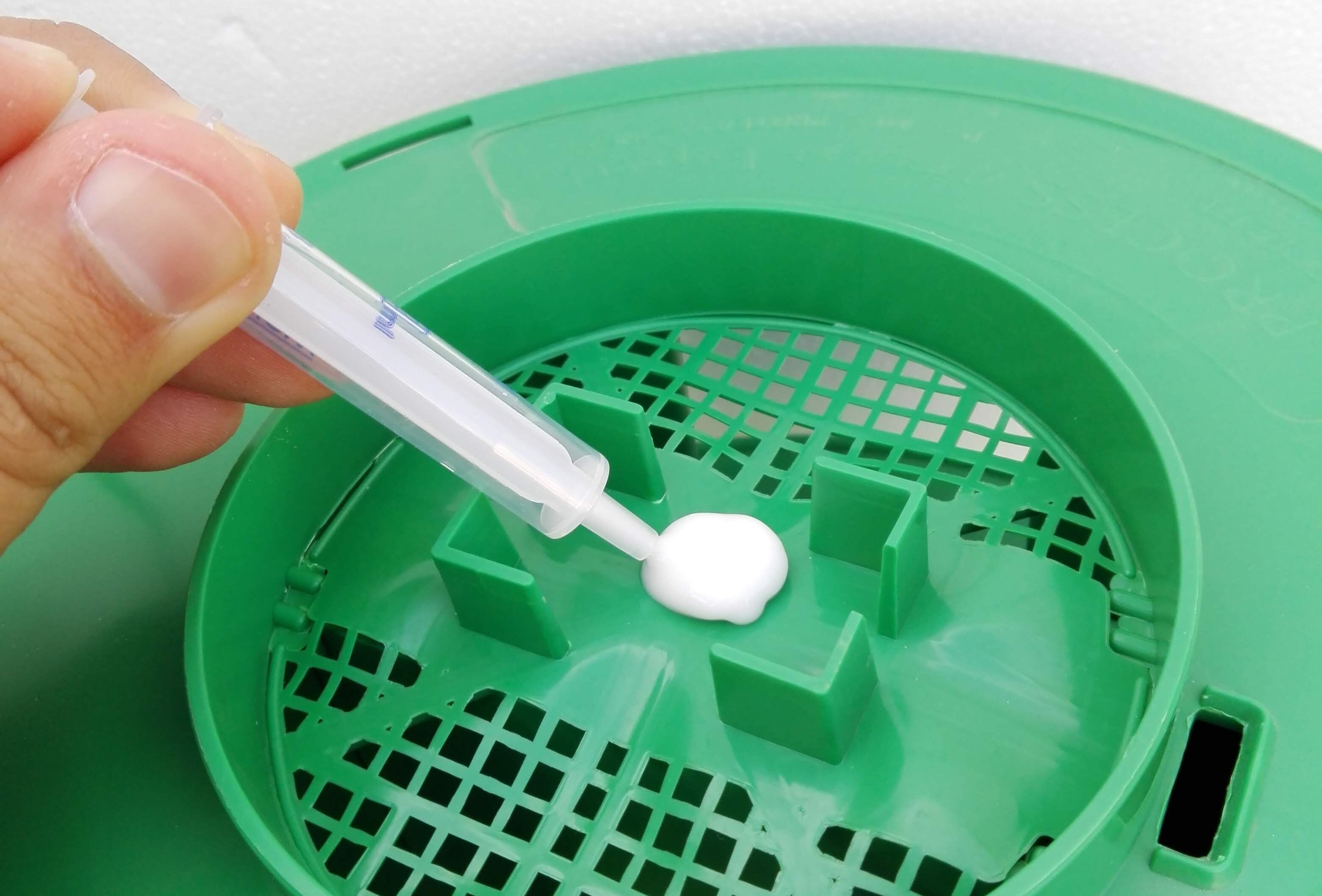 Koppert aumenta a 180 días la duración de su feromona para actuar en verano contra la plaga de la procesionaria